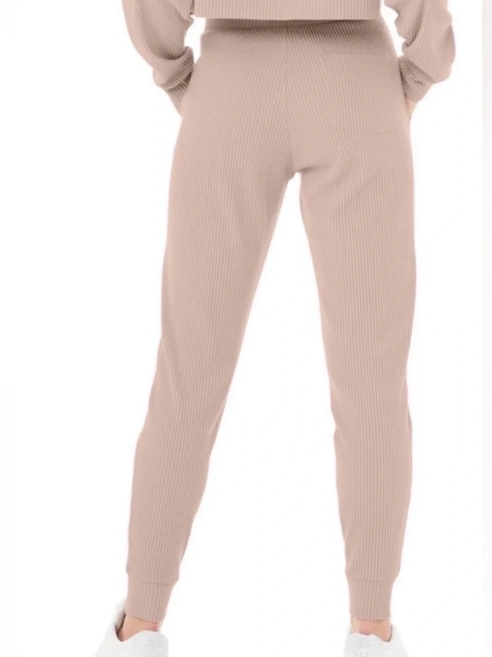 ALO YOGA Muse Sweatpants in Dusty Rose - Small